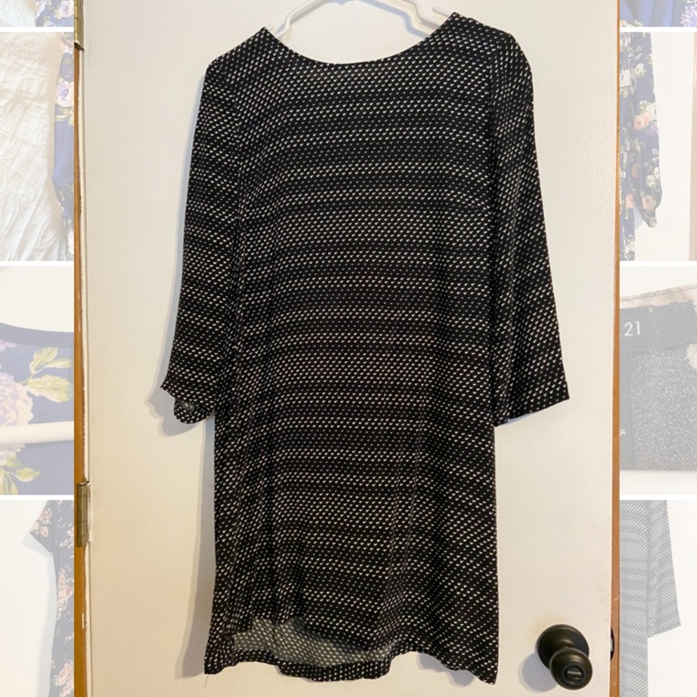Forever 21 black shift dress - zipper back